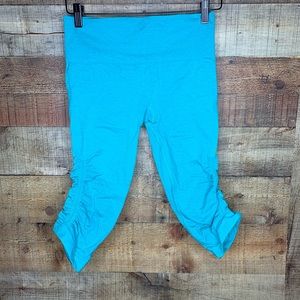 Lululemon in the flow crop blue